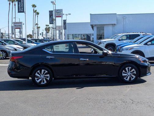 2025 Nissan Altima S FWD