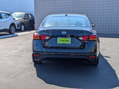2025 Nissan Altima S FWD