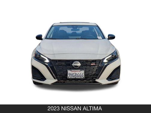 Pearl White Tricoat 2023 Nissan Altima SR FWD