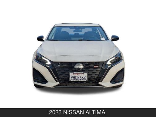 Pearl White Tricoat 2023 Nissan Altima SR FWD