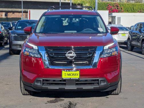 2025 Nissan Pathfinder SV FWD
