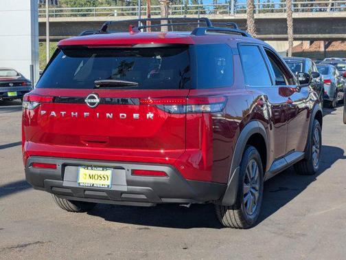 2025 Nissan Pathfinder SV FWD