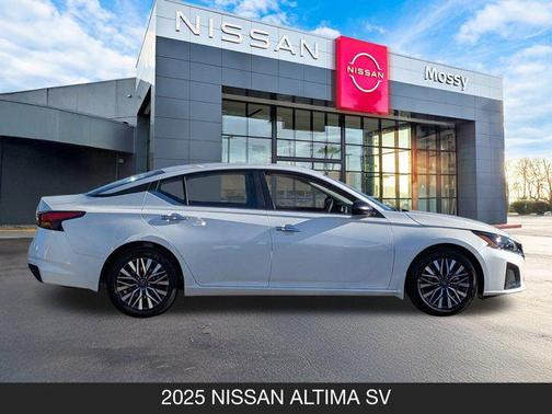2025 Nissan Altima SV FWD