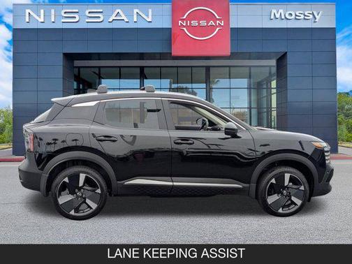 2025 Nissan Kicks SR