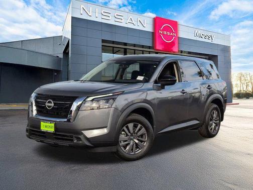 2025 Nissan Pathfinder S FWD