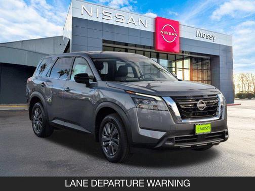 2025 Nissan Pathfinder S FWD