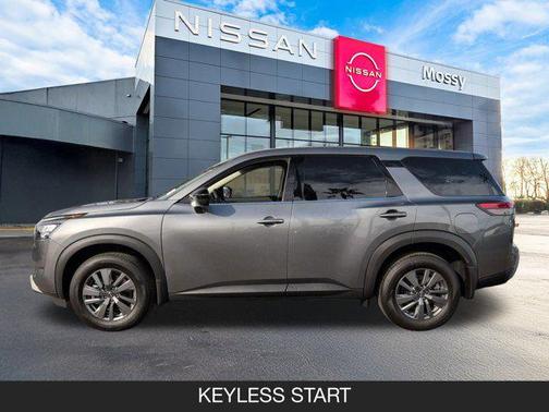 2025 Nissan Pathfinder S FWD