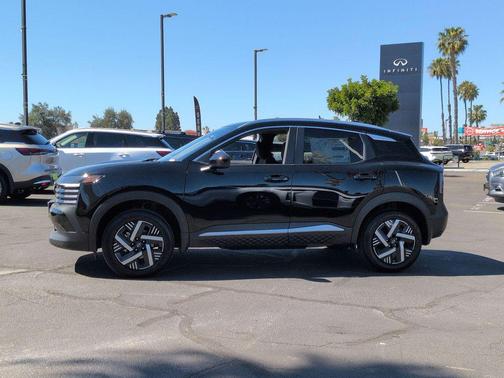 Super Black 2026 Nissan Kicks SV