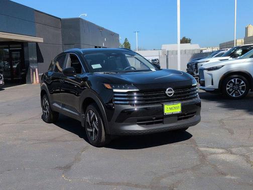 Super Black 2026 Nissan Kicks SV