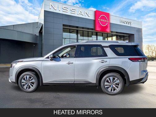 2025 Nissan Pathfinder SL FWD