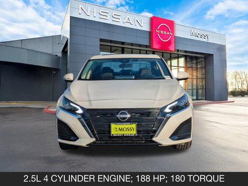 2025 Nissan Altima SV FWD