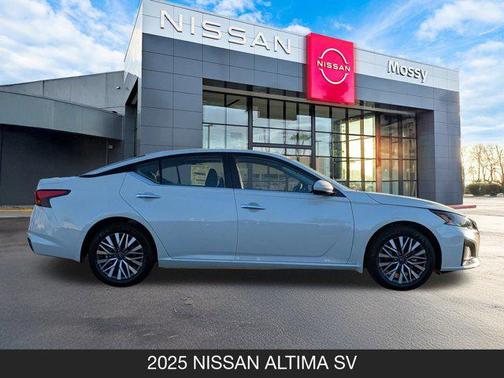 2025 Nissan Altima SV FWD
