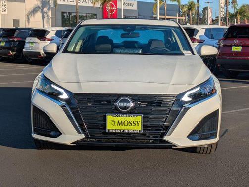 2025 Nissan Altima SV FWD