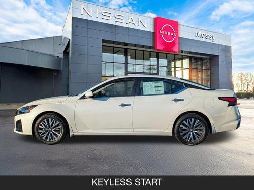 2025 Nissan Altima SV FWD