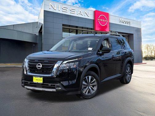 2025 Nissan Pathfinder SL FWD