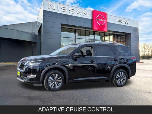 2025 Nissan Pathfinder SL FWD