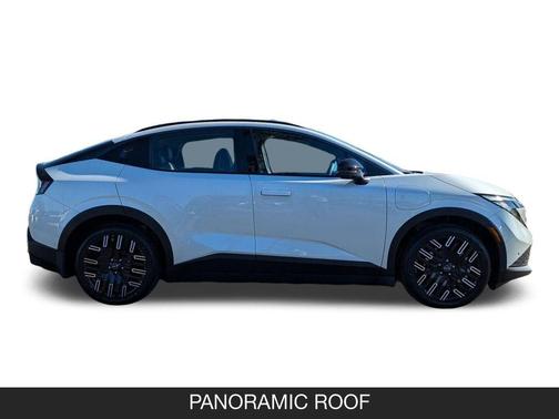 Everest White Pearl Tricoat 2026 Nissan Leaf PLATINUM+