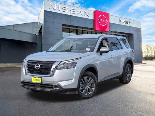 2025 Nissan Pathfinder SV FWD