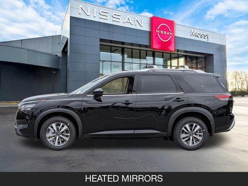 2025 Nissan Pathfinder SL FWD