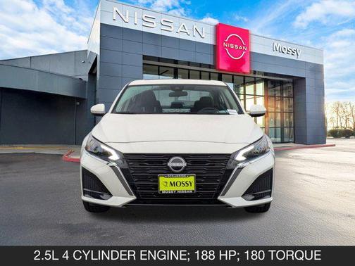 2025 Nissan Altima SV FWD