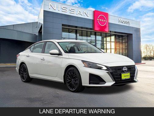 2025 Nissan Altima SV FWD