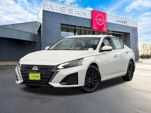 2025 Nissan Altima SV FWD