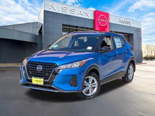 2025 Nissan Kicks S