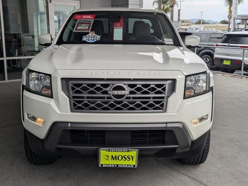 2022 Nissan Frontier SV