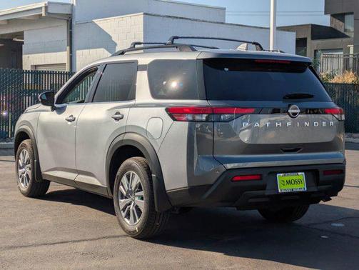 2025 Nissan Pathfinder SV FWD