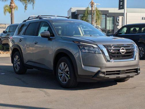 2025 Nissan Pathfinder SV FWD