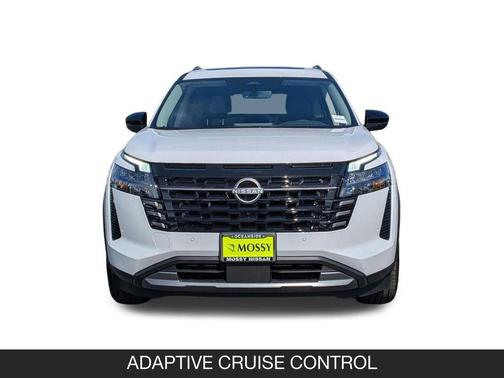 Everest White Pearl Tricoat 2026 Nissan Pathfinder SL