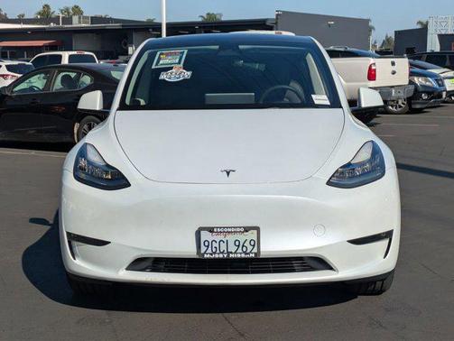 Pearl White Multi-Coat 2023 Tesla Model Y Long Range Dual Motor All-Wheel Drive