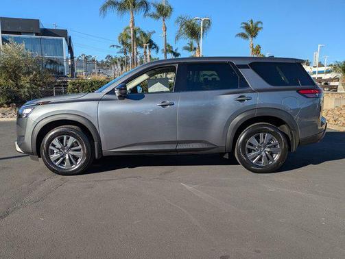 2025 Nissan Pathfinder S FWD