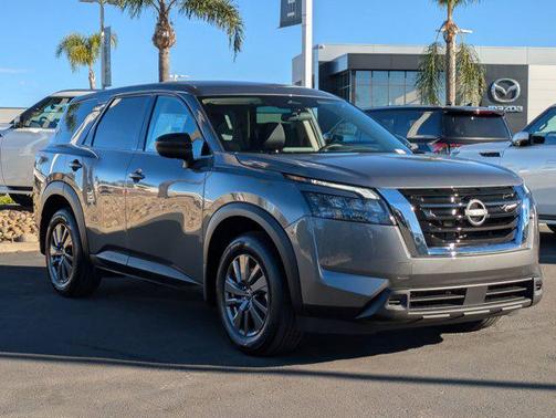 2025 Nissan Pathfinder S FWD