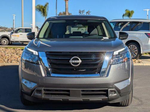2025 Nissan Pathfinder S FWD