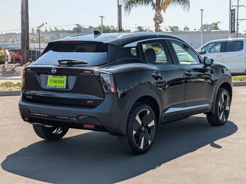 2025 Nissan Kicks SR