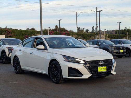 2025 Nissan Altima SV FWD