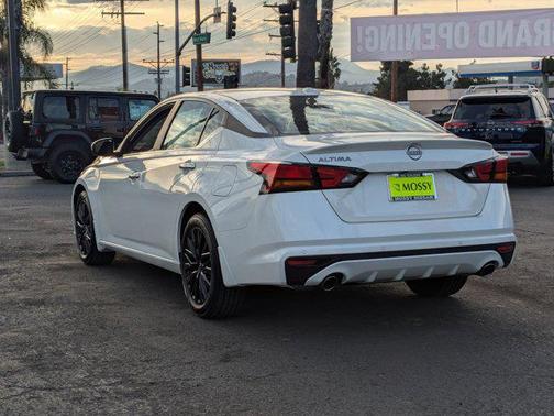 2025 Nissan Altima SV FWD