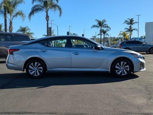 2025 Nissan Altima S FWD