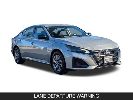 2025 Nissan Altima S FWD