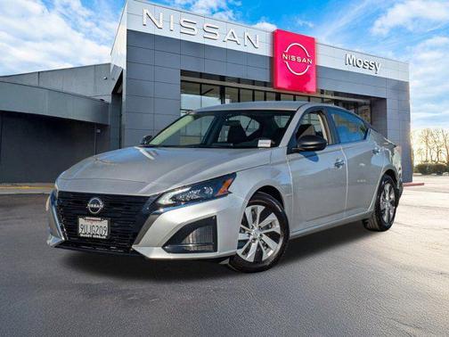 2025 Nissan Altima S FWD