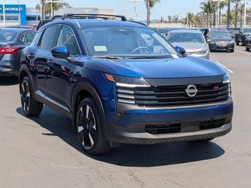 2025 Nissan Kicks SR