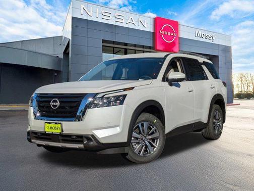 2025 Nissan Pathfinder SL FWD
