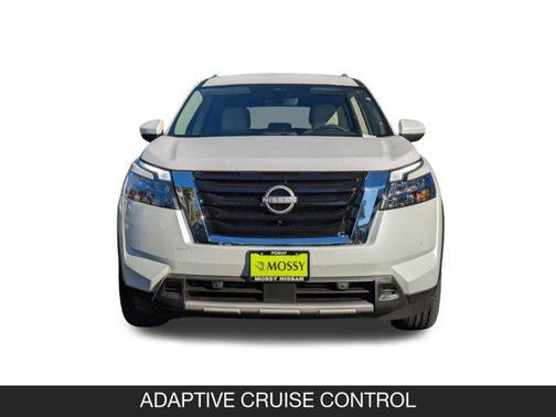 2025 Nissan Pathfinder SL FWD