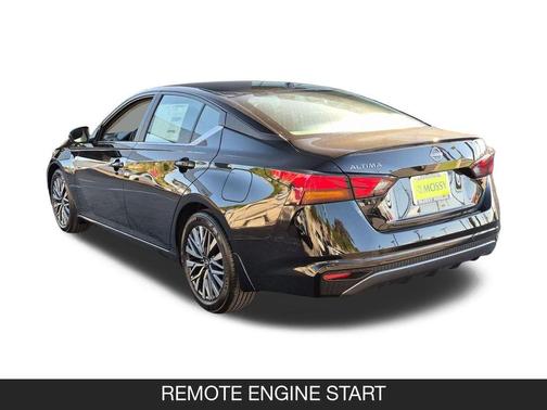 Super Black Clearcoat 2026 Nissan Altima 2.5 SV