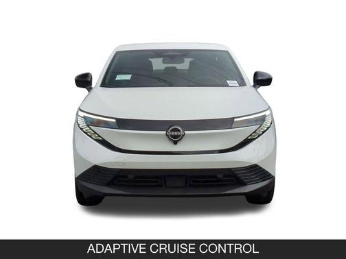 Everest White Pearl Tricoat 2026 Nissan Leaf S+