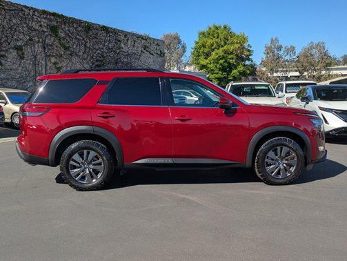 2023 Nissan Pathfinder SV FWD