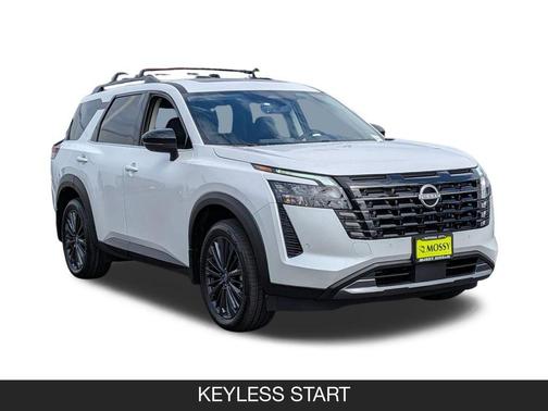 Everest White Pearl Tricoat 2026 Nissan Pathfinder SL