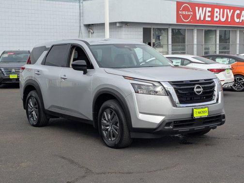 2025 Nissan Pathfinder S FWD