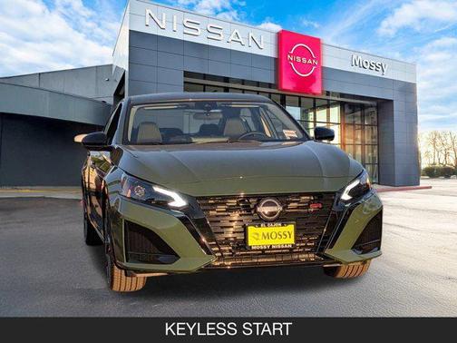 2025 Nissan Altima SR FWD